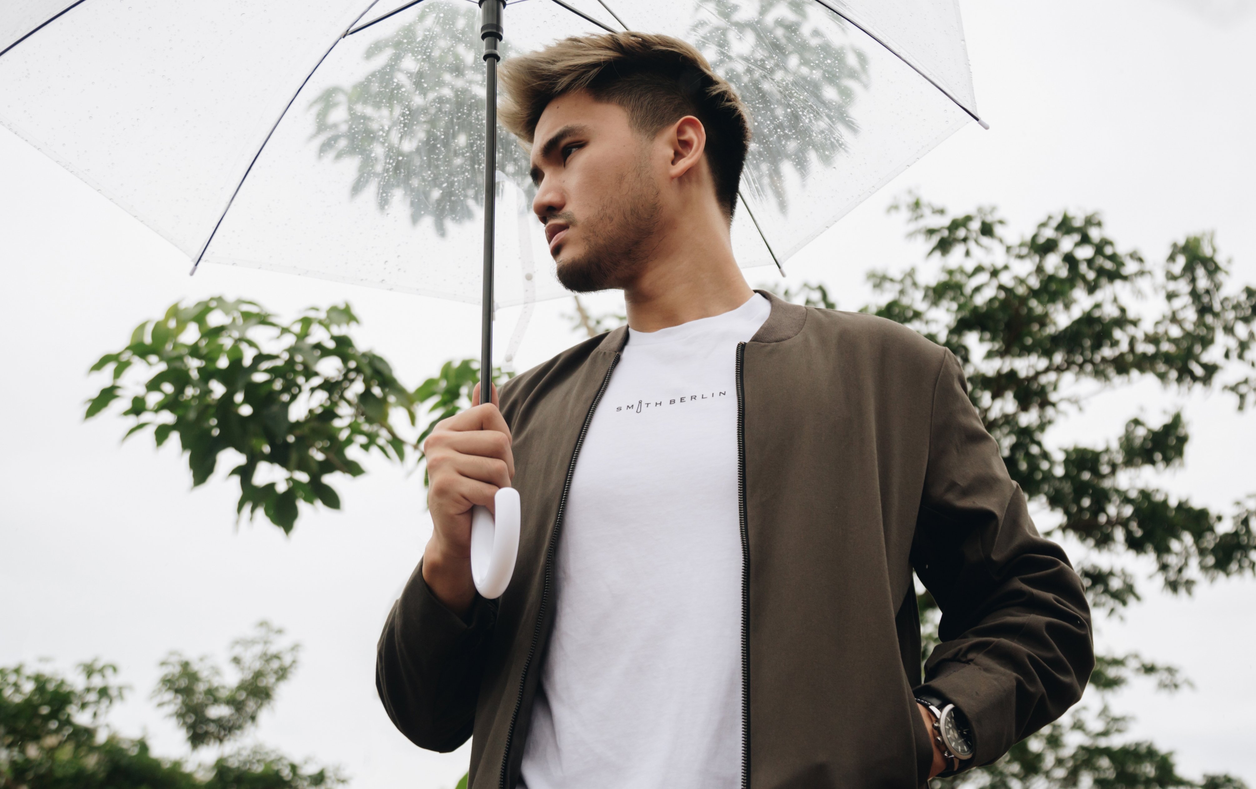 Model berpakaian Smith Berlin.