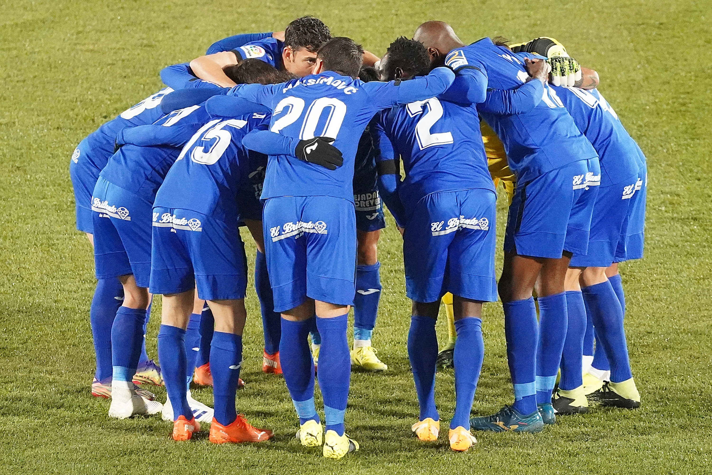 Para pemain Getafe merayakan kemenangan mereka atas Huesca di laga La Liga.