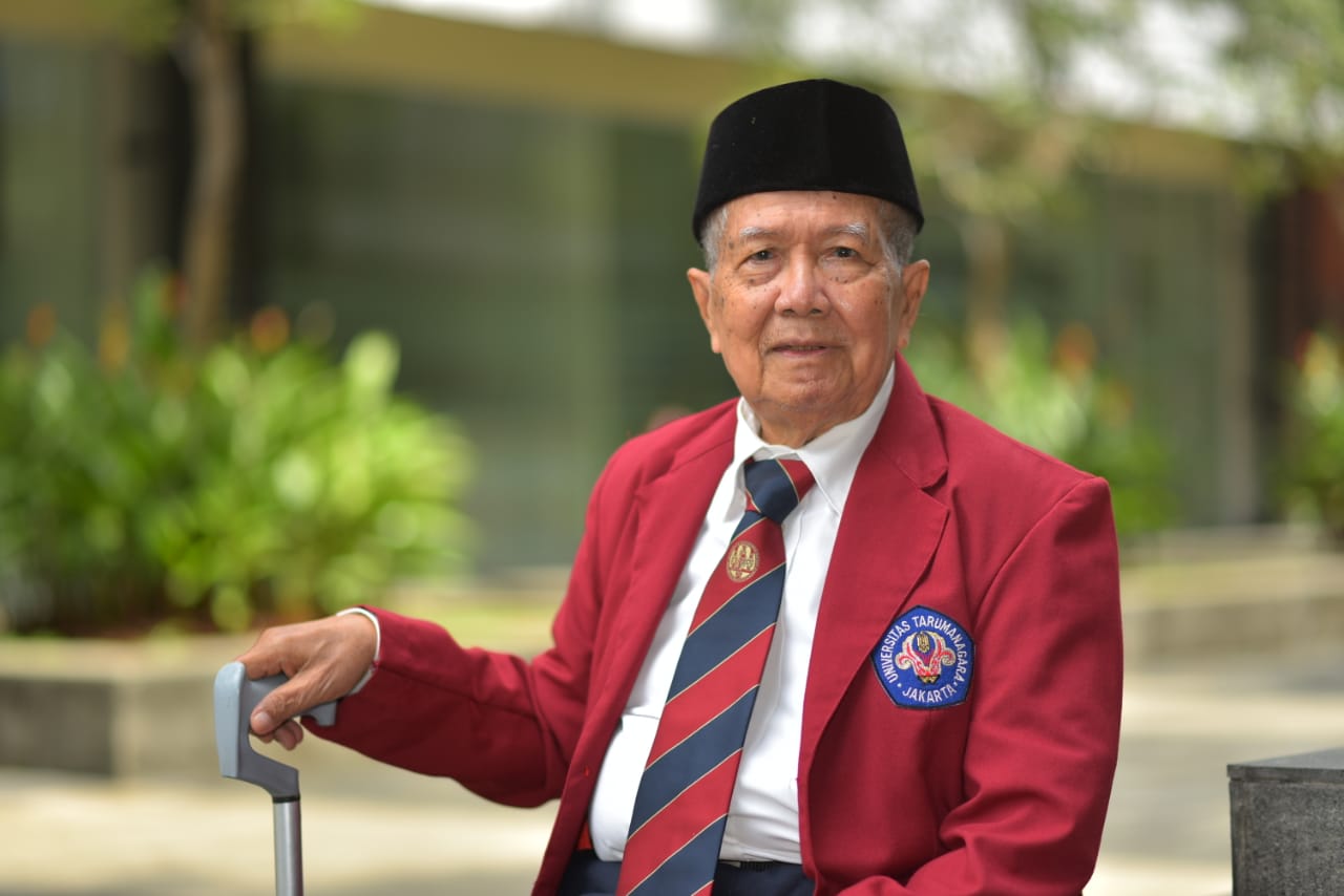 Pakar Hukum Udara Universitas Tarumanagara Martono