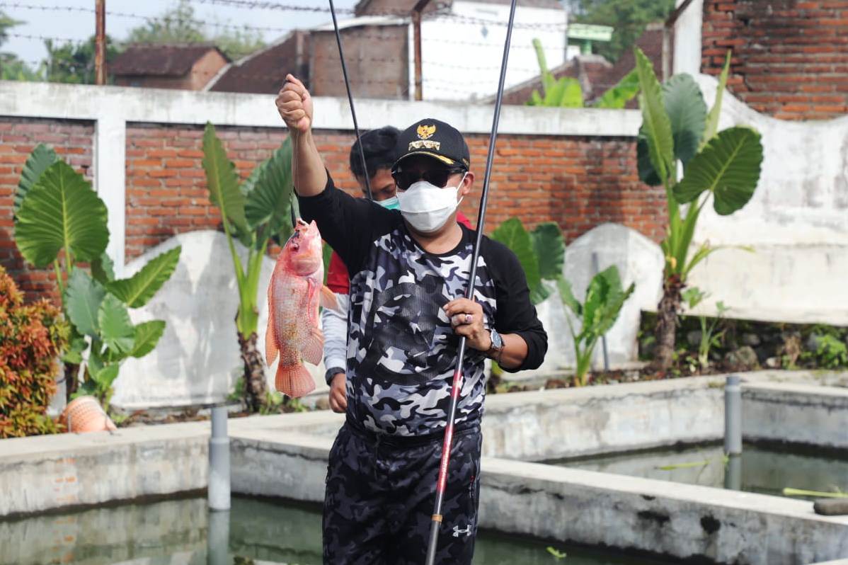 Wali Kota Malang Sutiaji siap menjadi yang pertama kali divaksin di Kota Malang.