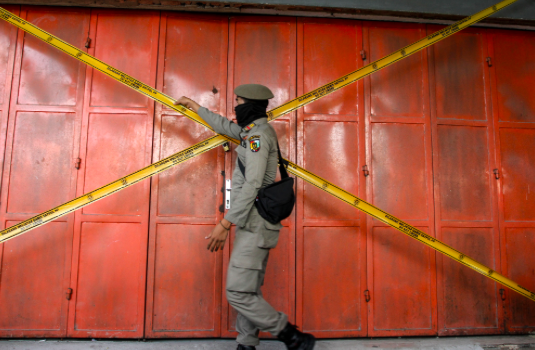 Langgar PSBB Berkali-kali, Satpol PP DKI Segel Kafe di Senopati