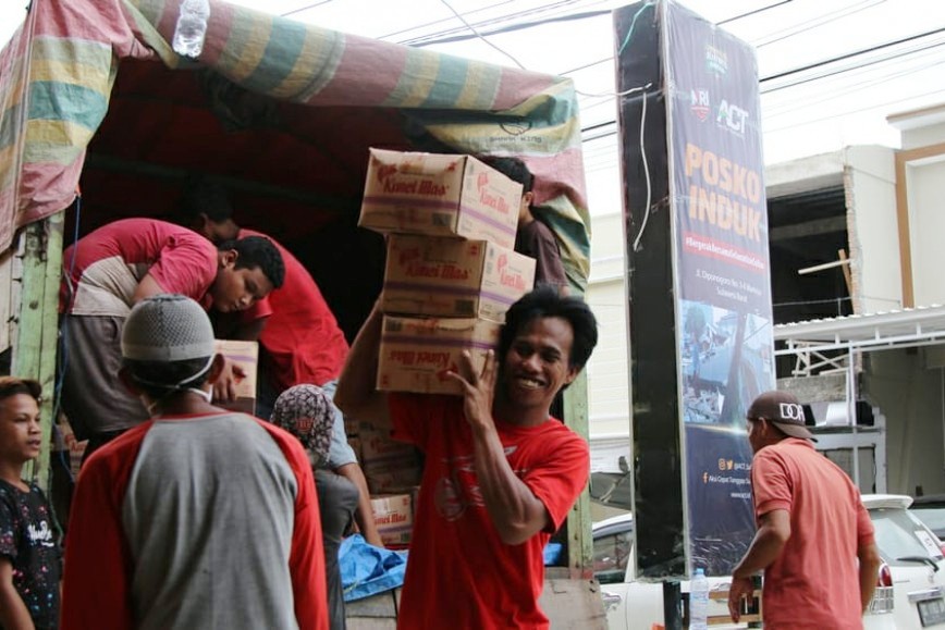 Aksi Cepat Tanggap (ACT) Tasikmalaya salurkan bantuan kemanusiaanuntuk korban gempa di Sulbar dan banjir di Kalsel.