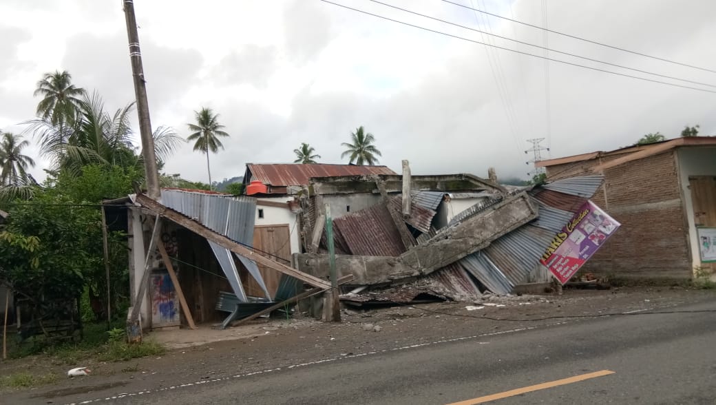 Tiga Tewas, 24 Luka dan Ribuan Orang Mengungsi Akibat Gempa Majene