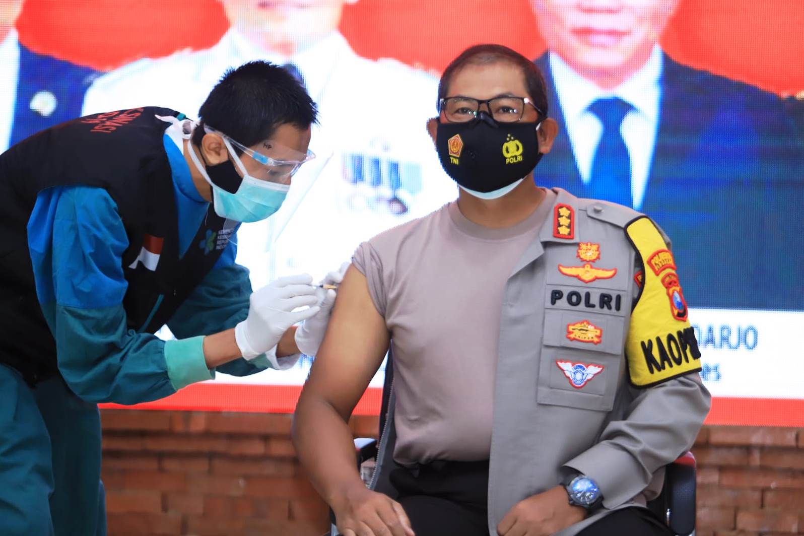 Forkopimda Sidoarjo Disuntik Vaksinasi Covid-19 Tahap Dua