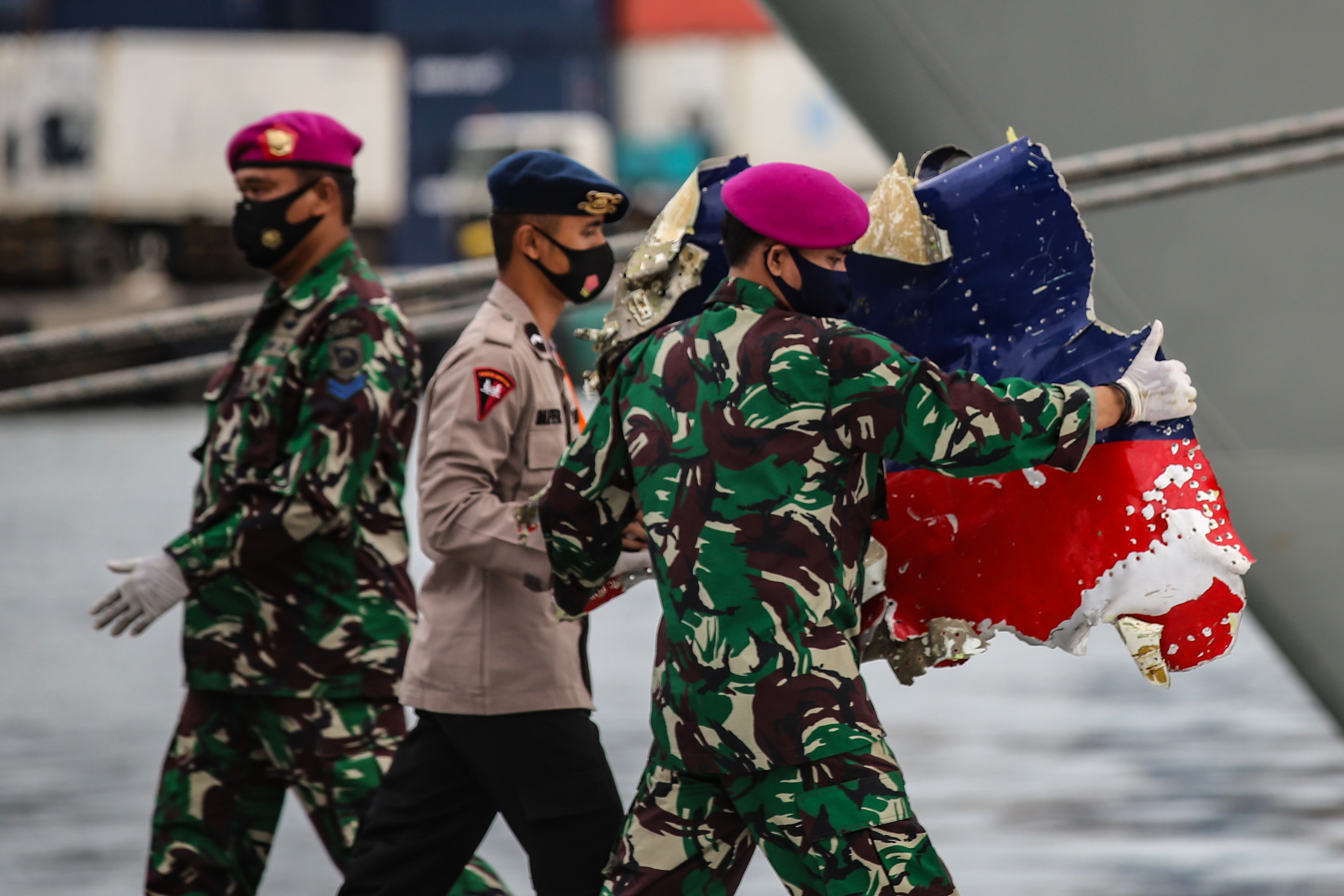 Pencarian Pesawat Sriwijaya Air SJ 182 Diperluas