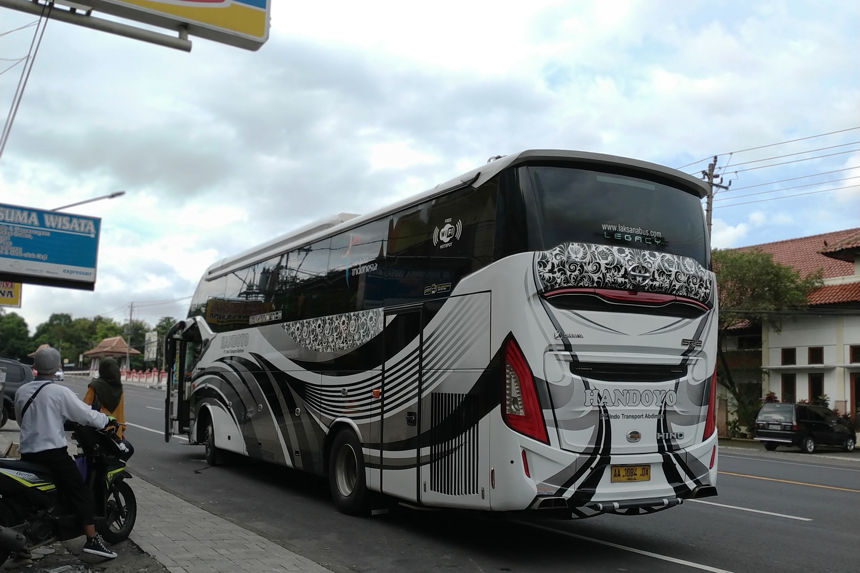 Bus AKAP Jakarta-Temanggung