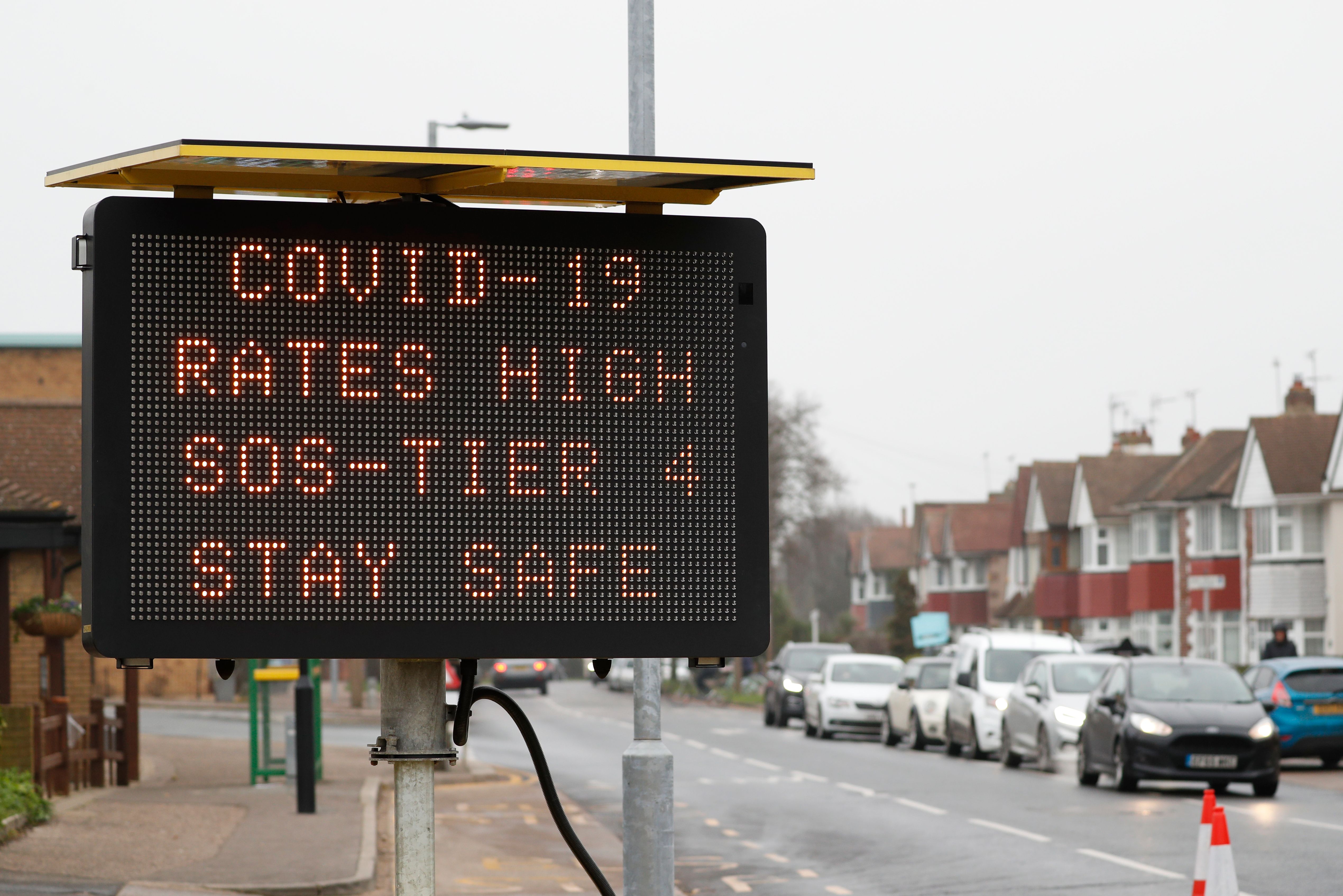 Inggris Aktifkan Kembali Rumah Sakit Darurat