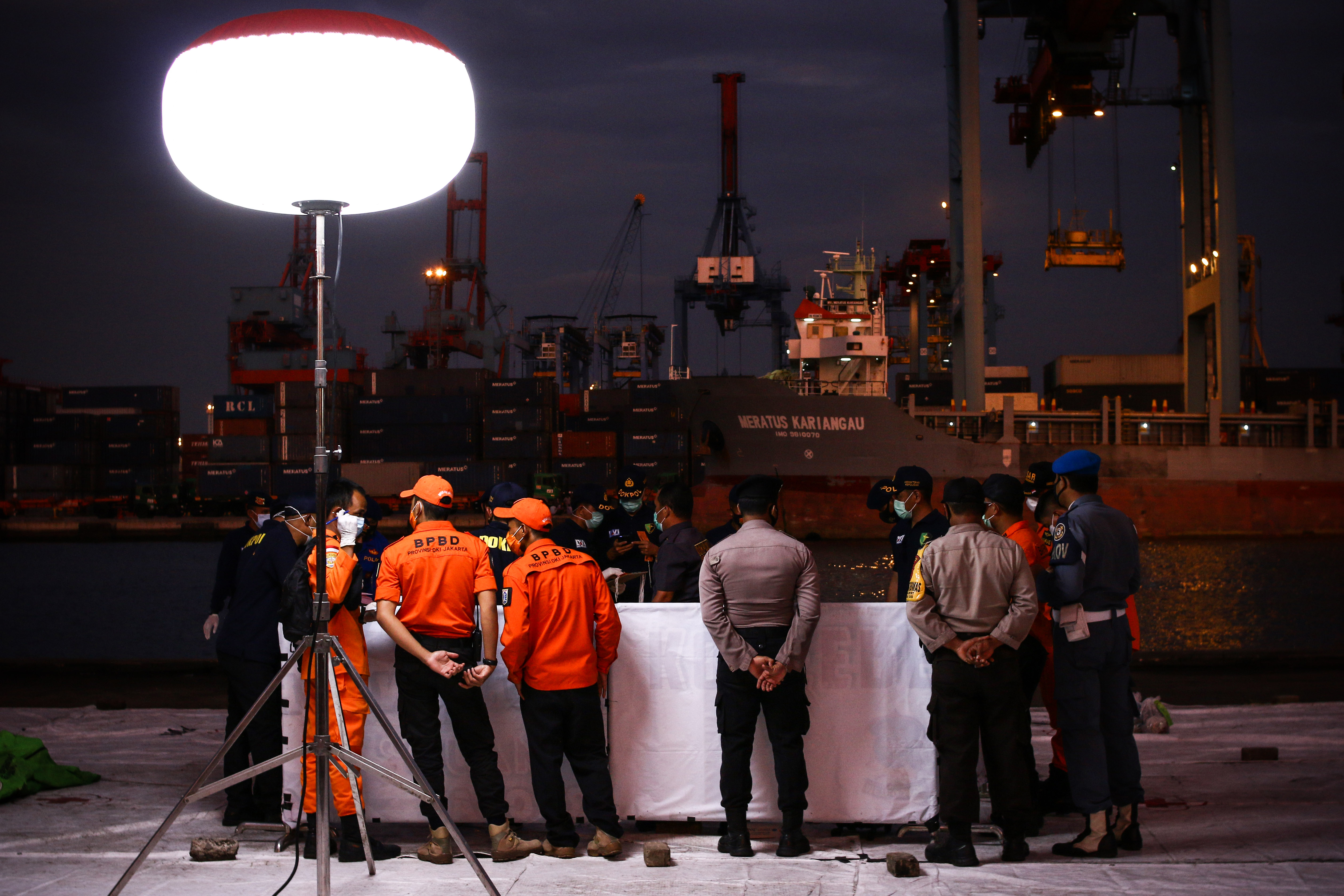 Operasi SAR di Dermaga JICT, Tanjung Priok, Jakarta, Sabtu (16/1/2021), memasuki hari kedelapan.
