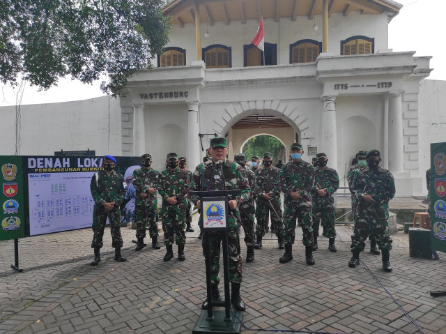  Mabes TNI AD mengumumkan akan membangun rumah sakit lapangan covid-19 di Beteng Vastenburg.