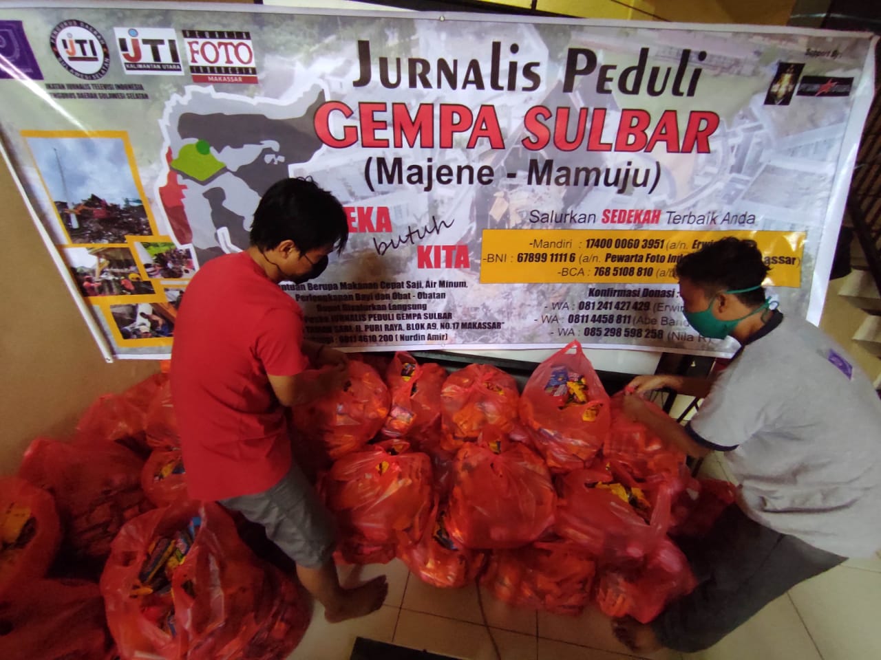 Jurnalis Peduli Sulawesi Barat siap mendistribusikan logistik untuk korban gempa di Mamuju dan Majene, Sulbar.