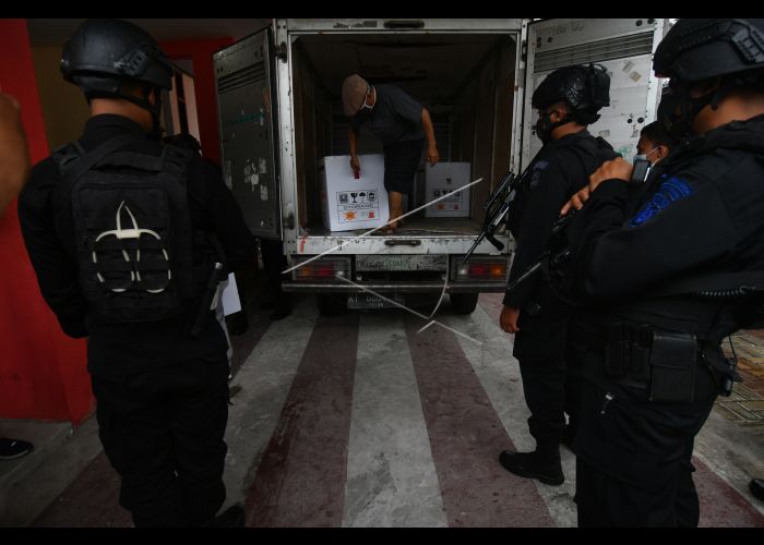 Kedatangan vaksin di Palu