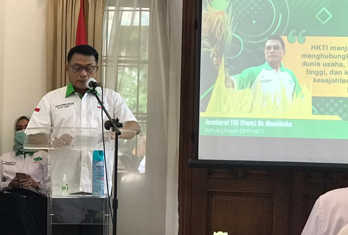 Ketua Umum HKTI Jenderal (Purn) Moeldoko melantik kepengurusan Dewan Pimpinan Pusat (DPP) HKTI Periode 2020-2025, di Jakarta.