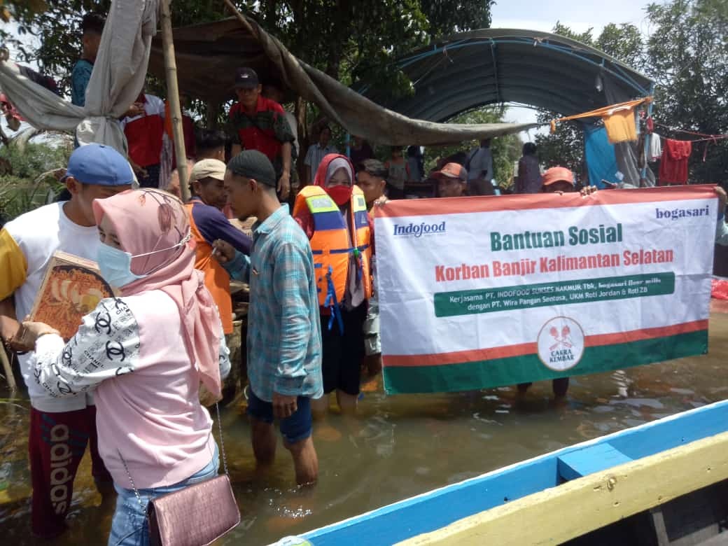 Bogasari Bantu 20 Ribu Roti Untuk Korban Banjir 