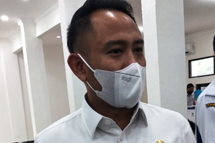 Wali Kota Palangka Raya Fairid Naparin