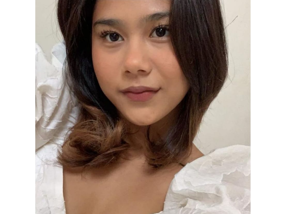 Di awal tahun 2021 ini lagu Bertaut milik Nadin Amizah masuk dalam daftar lagu teratas Spotify Charts Indonesia.