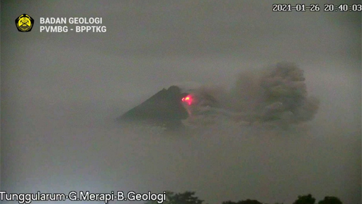 Gunung Merapi Luncurkan 21 Kali Awan Panas dalam 6 Jam