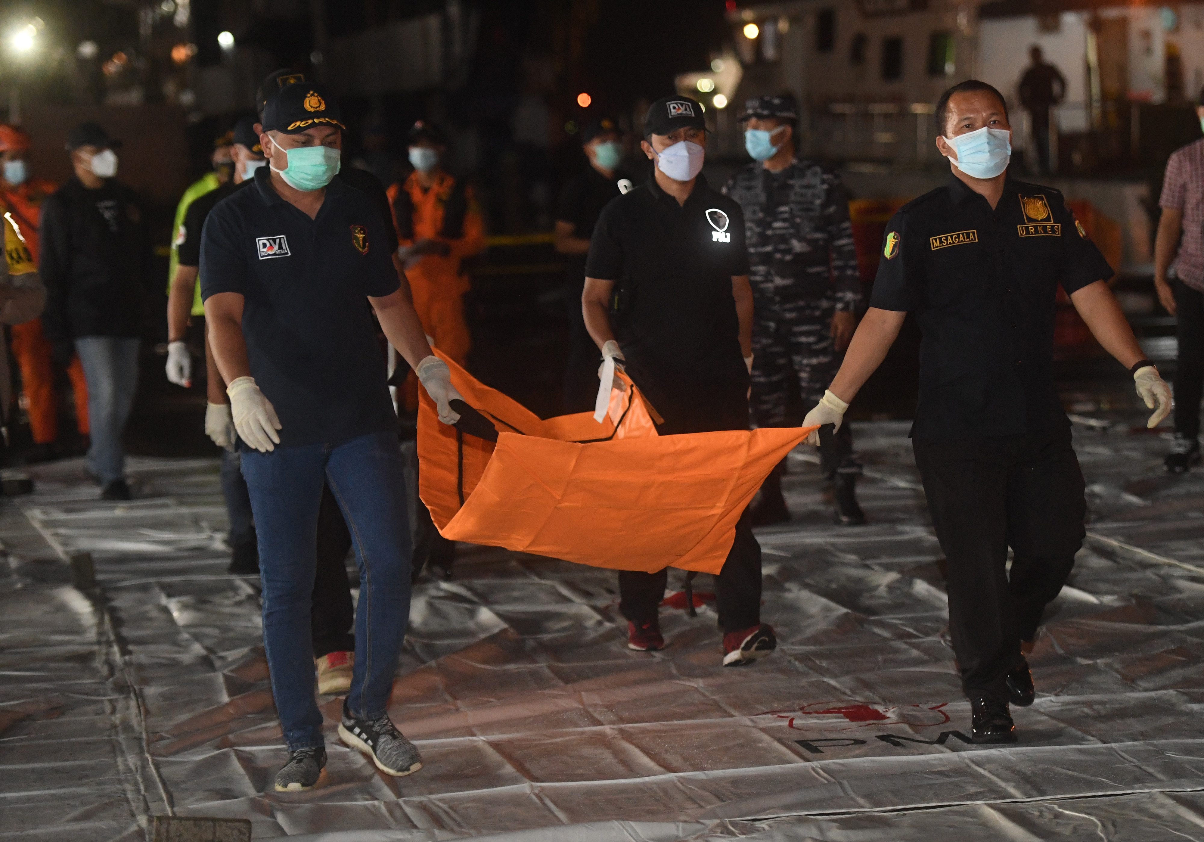 2 Kantong Mayat Diduga Properti Sriwijaya Air Dikirim ke RS Polri