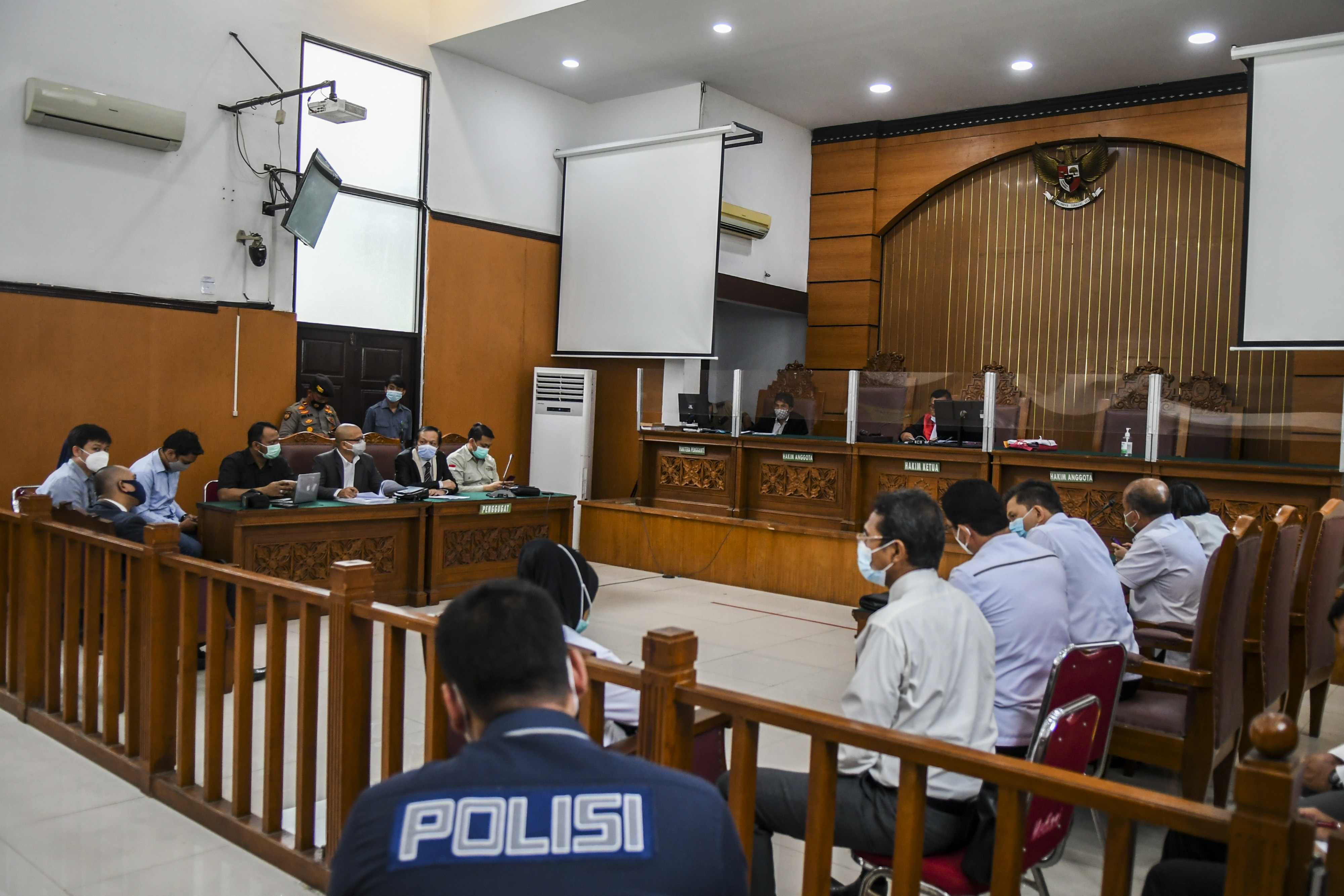 SIDANG PUTUSAN PRAPERADILAN RIZIEQ SHIHAB: Suasana sidang praperadilan penetapan tersangka Muhammad Rizieq Shihab di Pengadilan Negeri Jakar