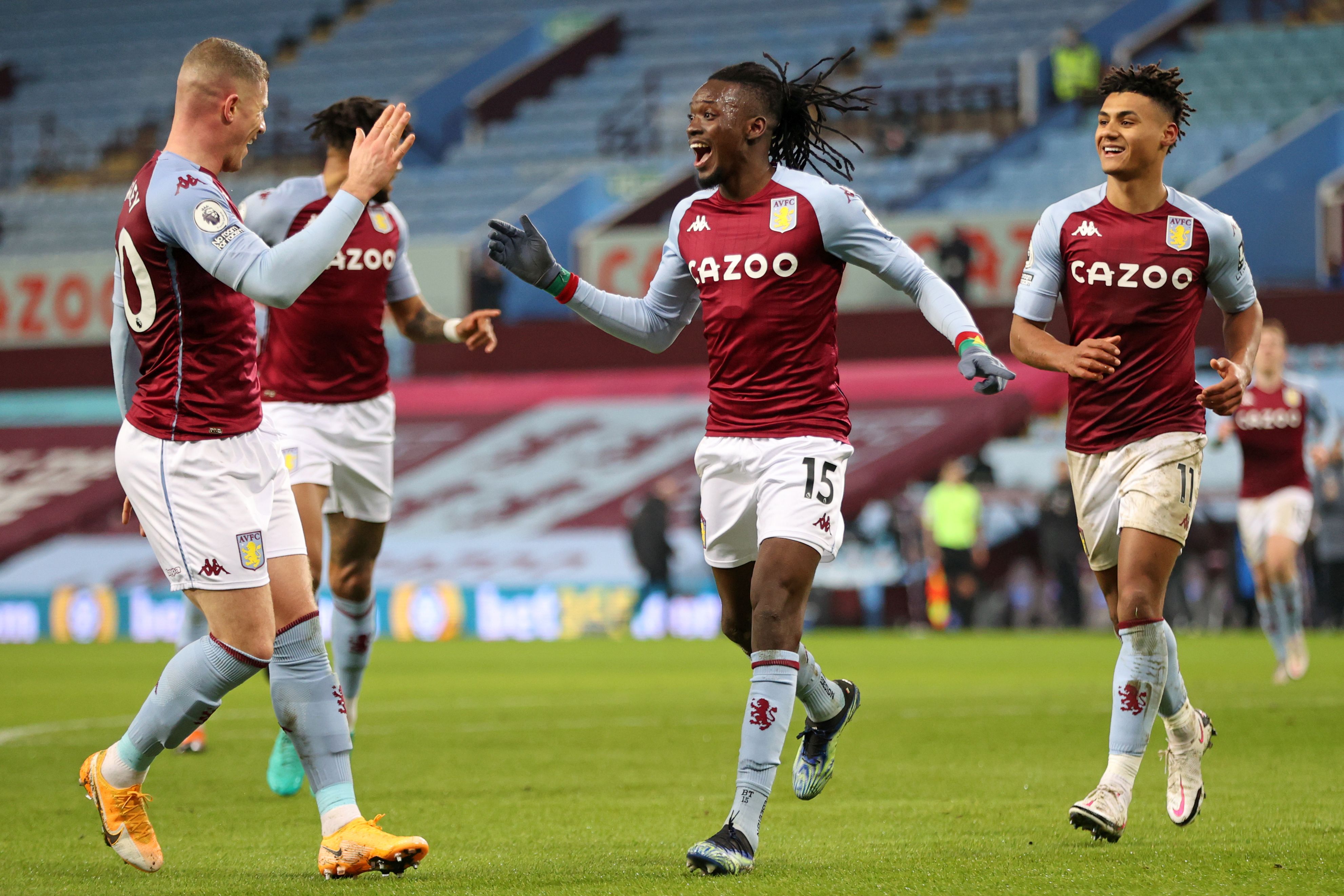 Para pemain Aston Villa melalukan selebrasi usai mencetak gol ke gawang Newcastle United di laga Liga Primer Inggris.