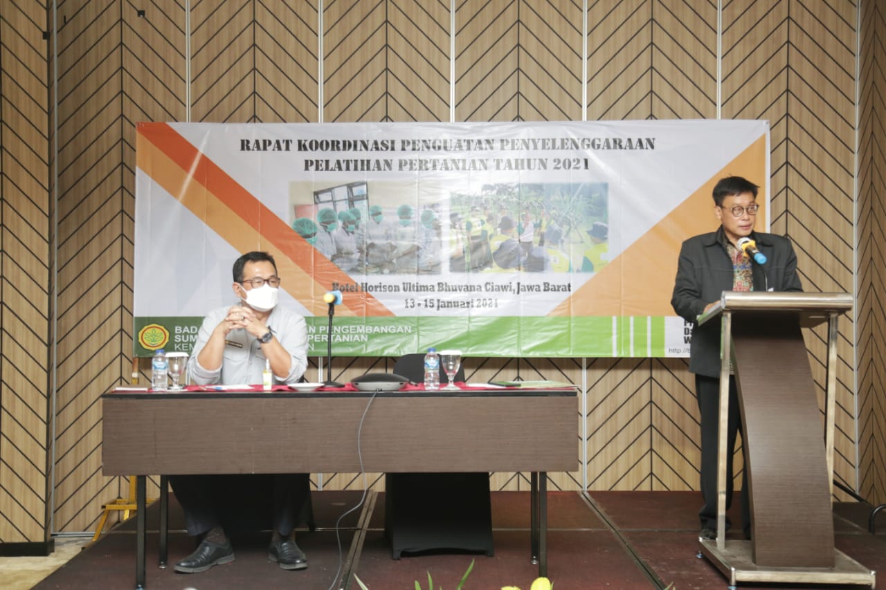 Kepala BPPSDMP Kementan, Dedi Nursyamsi, saat menjelaskan 3 Program Aksi di Ciawi, Jabar, Rabu (13/1).