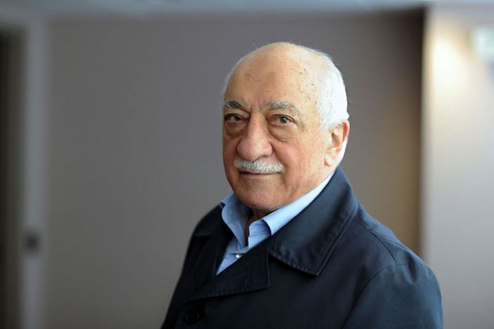 Fethullah Gulen dituduh terlibat dalam upaya kudeta pada Juli 2016 yang menewaskan lebih dari 250 orang.