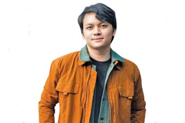 Penyanyi dan  aktor Calvin Jeremy