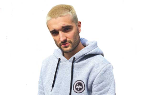 Anggota boyband asal Inggris The Wanted, Tom Parker