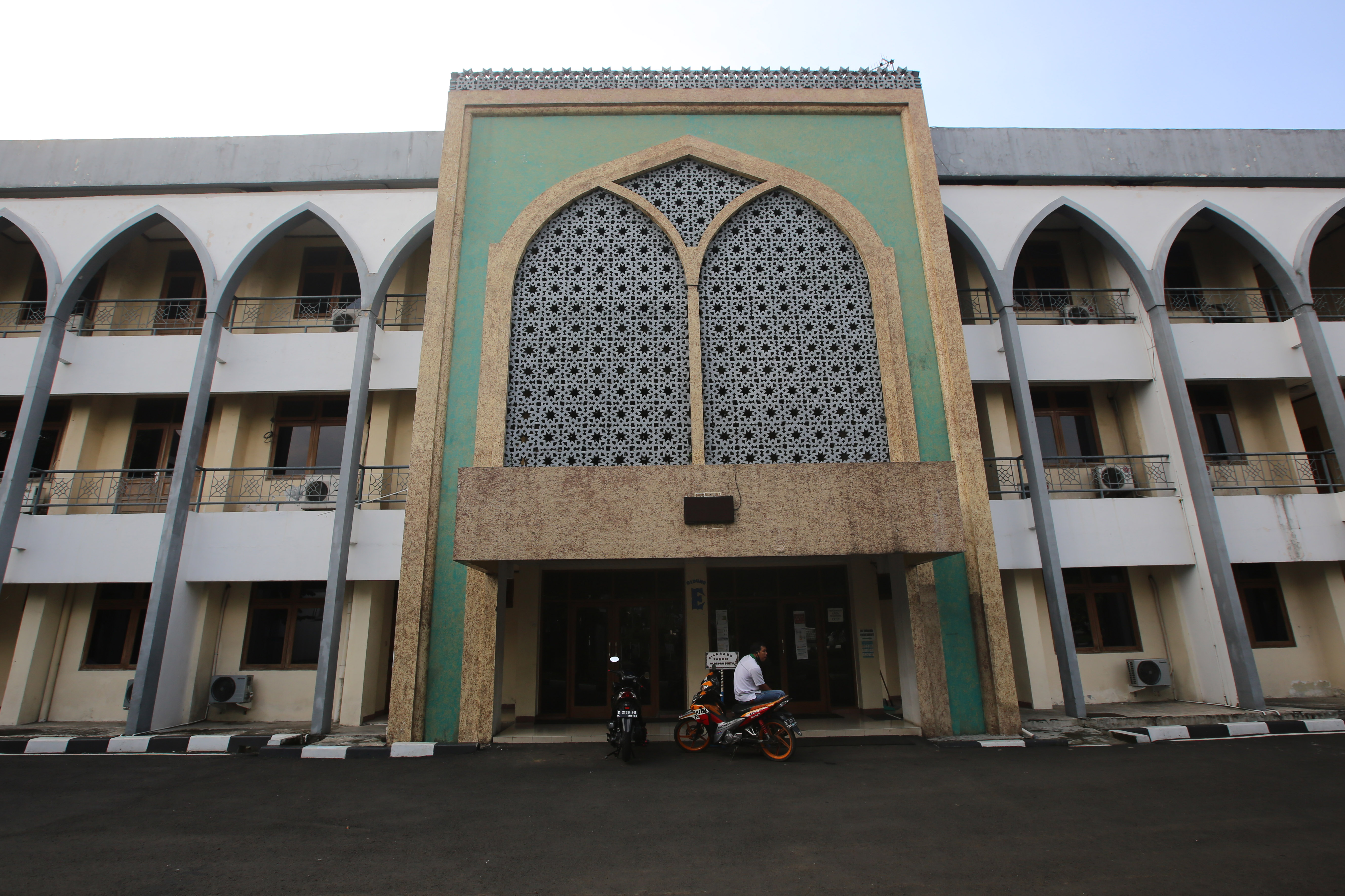 Asrama haji Pondok Gede