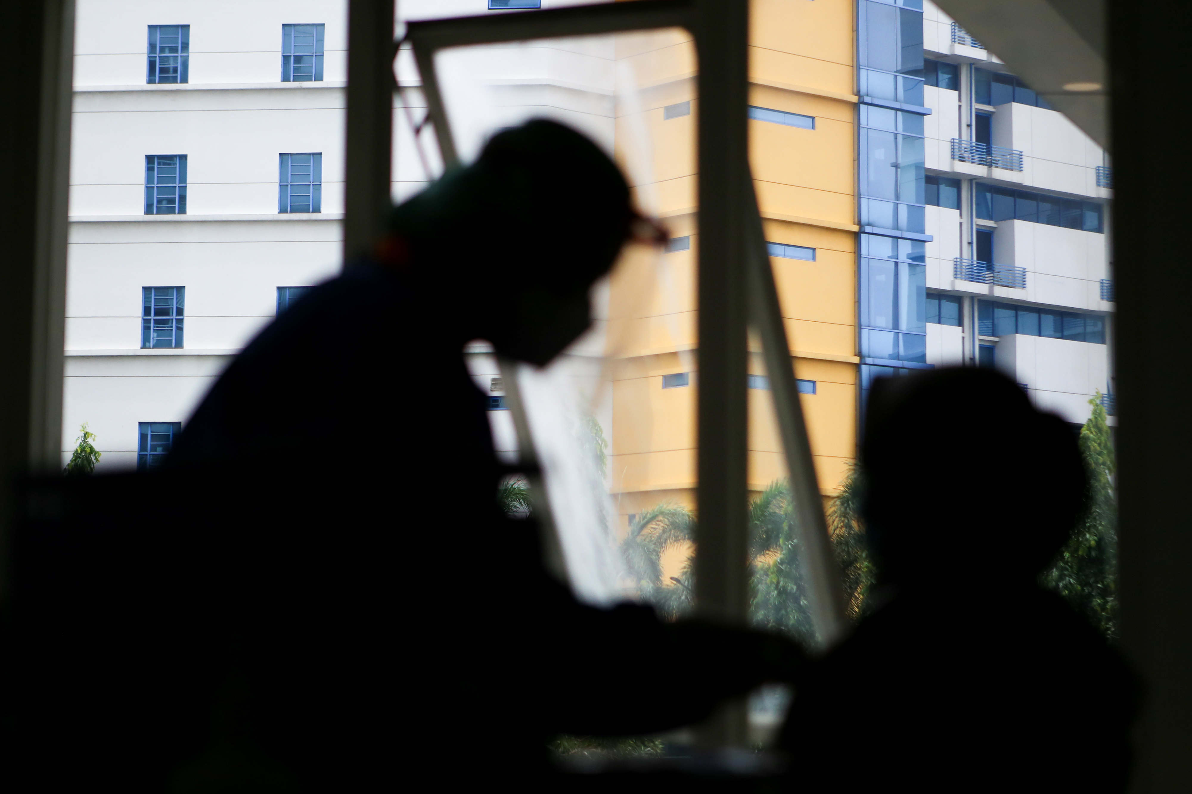 Ilustrasi proses vaksinasi