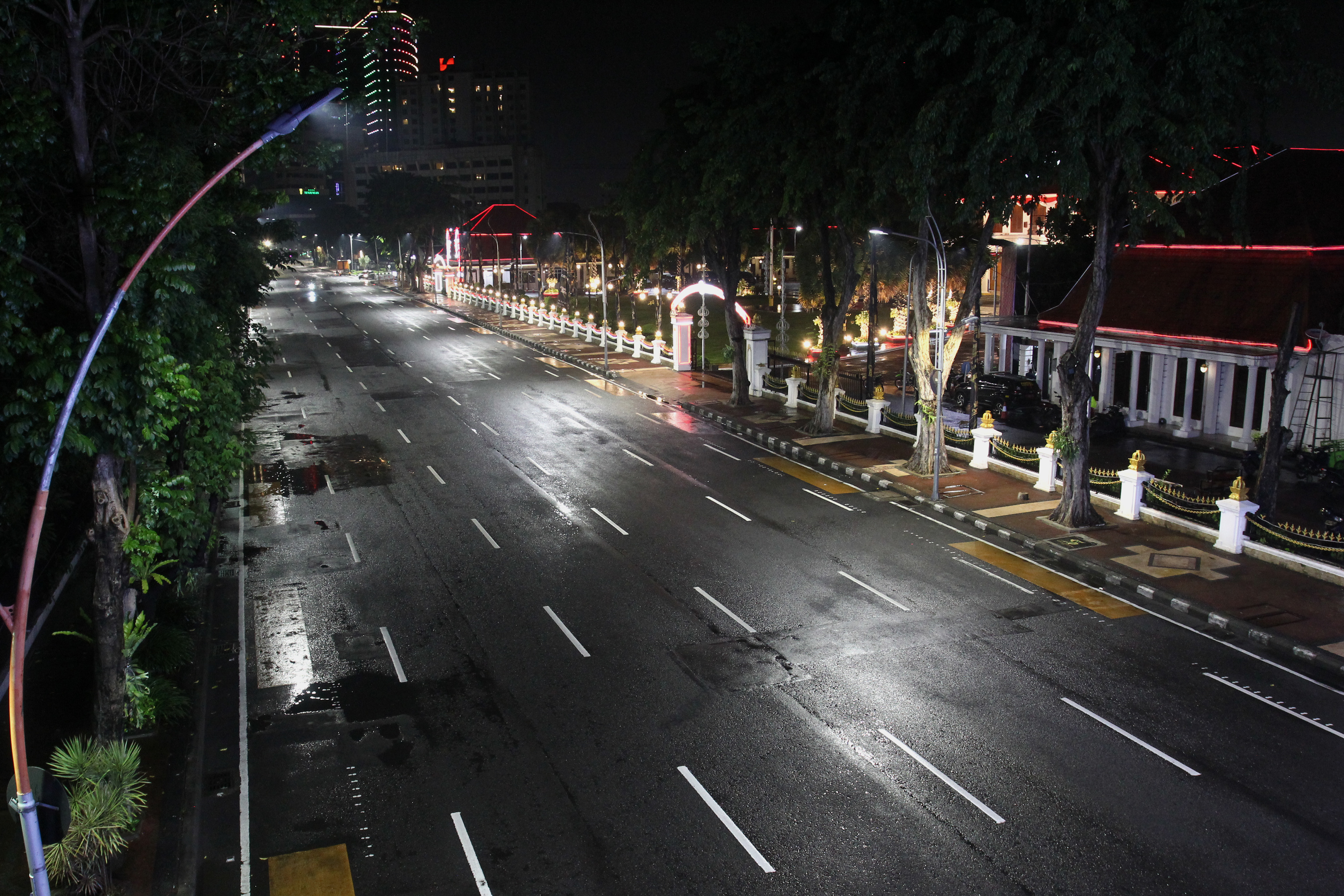 Ilustrasi suasana sepi di malam pergantian tahun