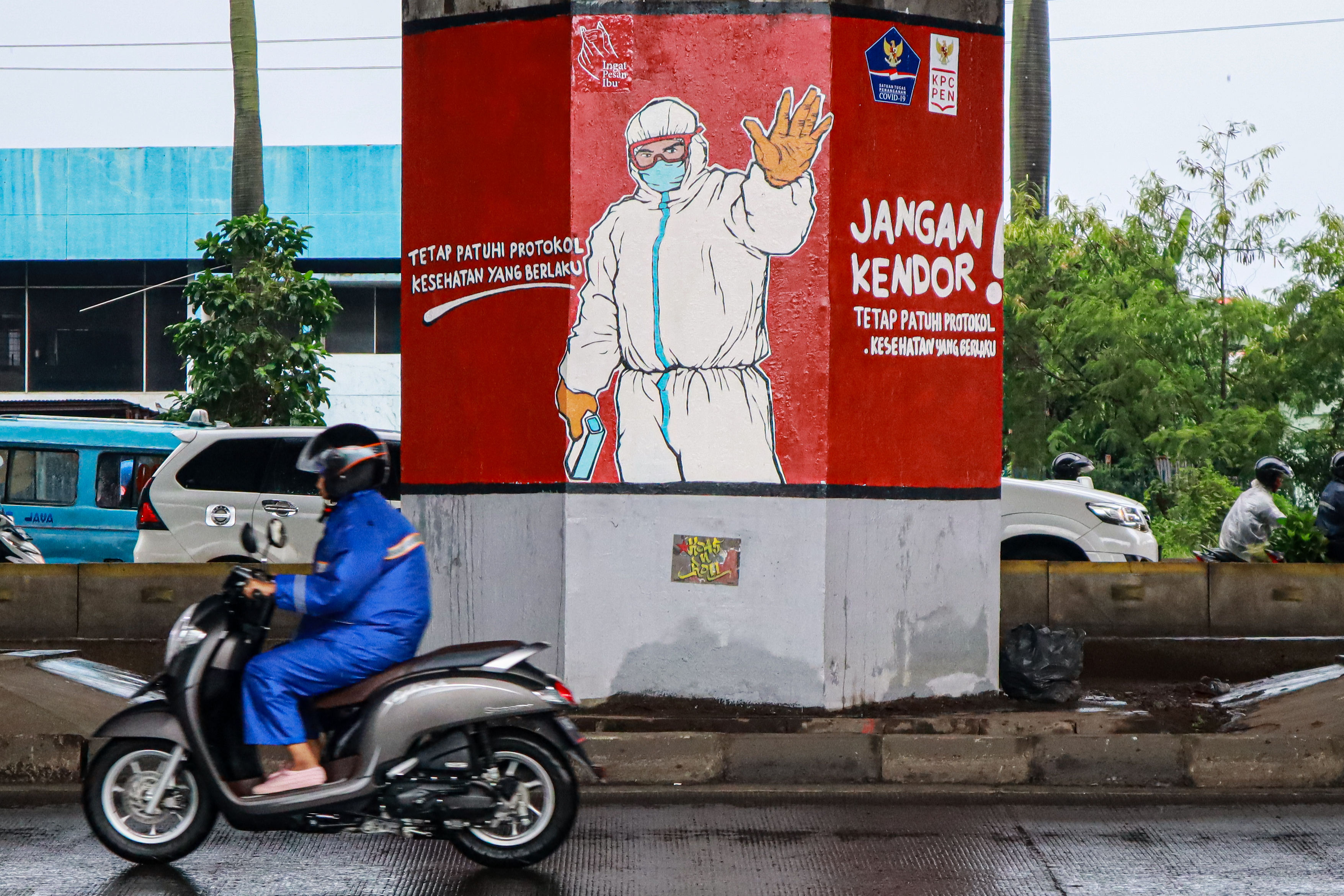 Mural sosialisasi protokol kesehatan pencegahan covid-19
