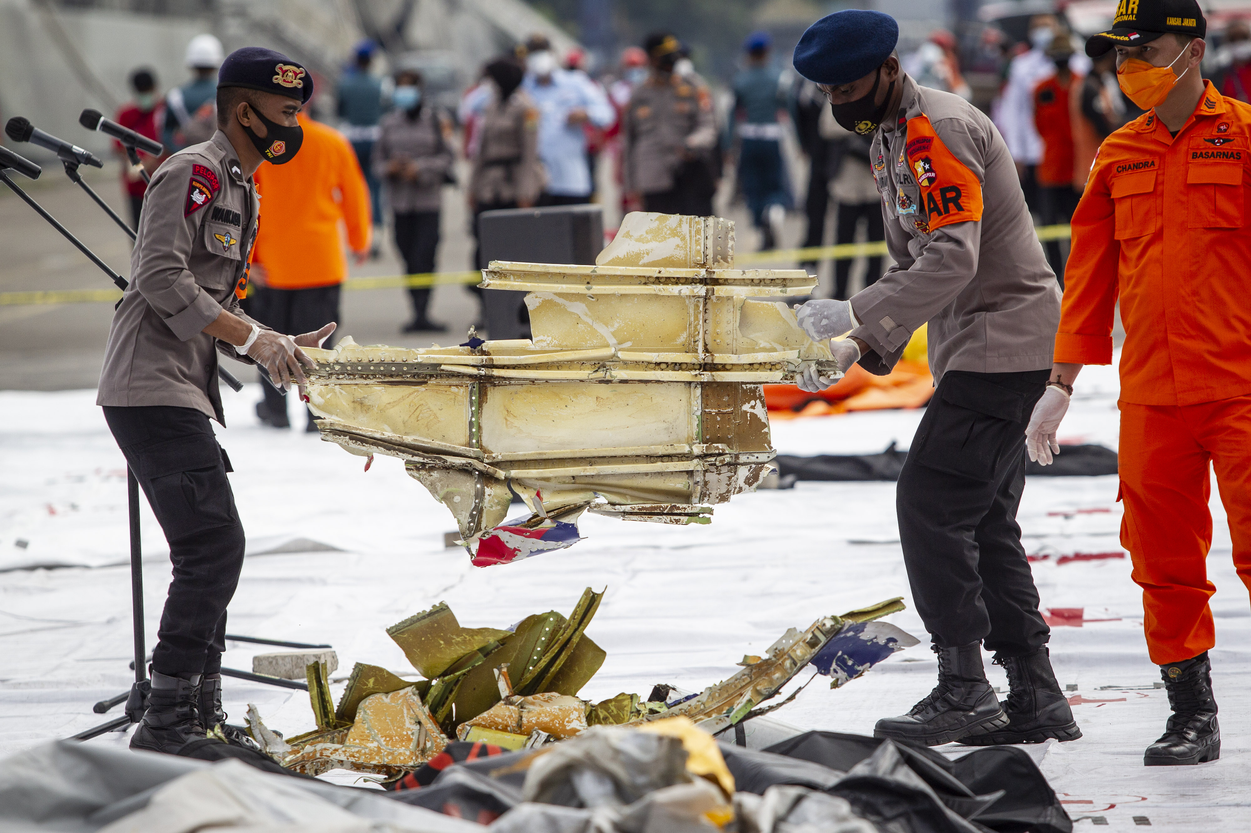 Serpihan bagai badan pesawat Sriwijaya Air ditemukan