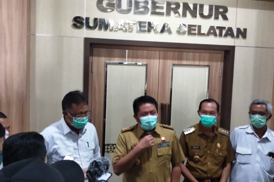 Gubernur Sumsel Herman Deru memberikan keterangan bersedia divaksin pertama kalinya di Sumsel.