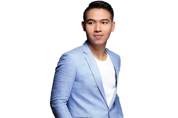 Penyanyi Rando Sembiring