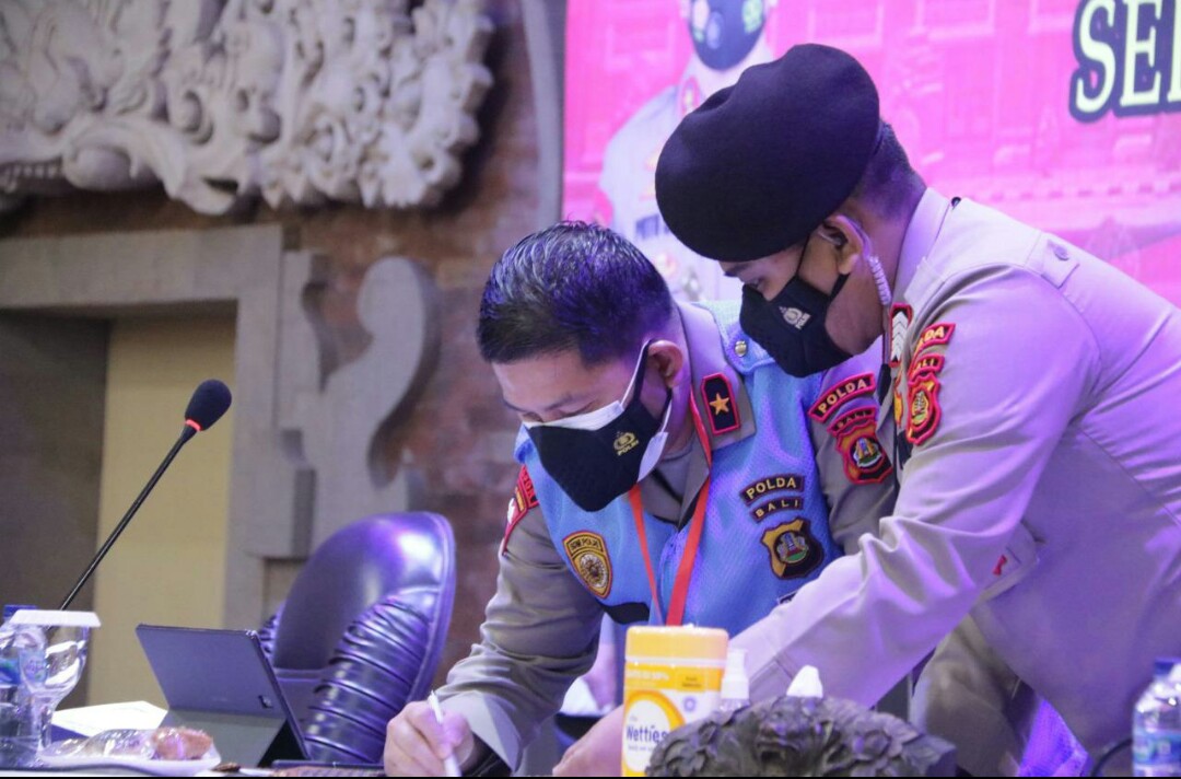 Penandatanganan integritas dan sumpah untuk Panitia seleksi Dikbangum Polri agar terhindar KKN.