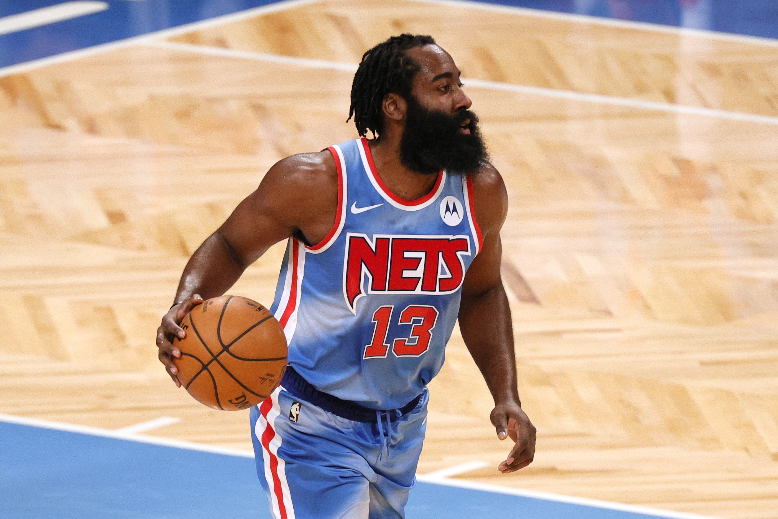 Aksi pemain Brooklyn Nets, James Harden, mendribel bola saat timnya melawan Orlando Magic.