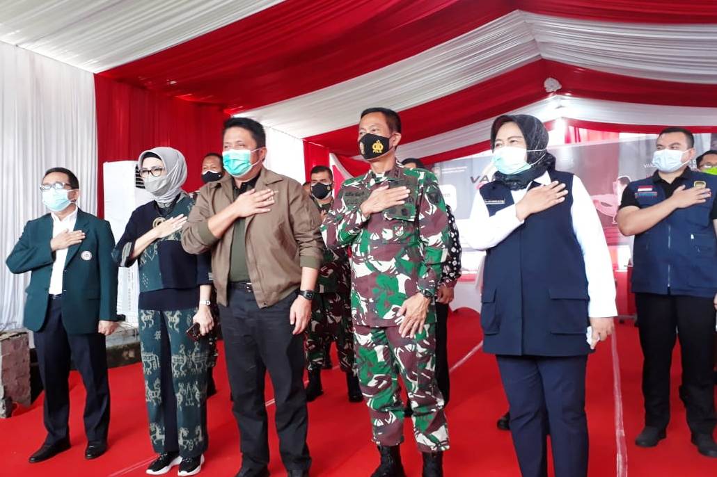 Gubernur Sumsel Herman Deru dan forkopimda melakukan pressconference bersama awak media usai melakukan vaksinasi Covid-19.