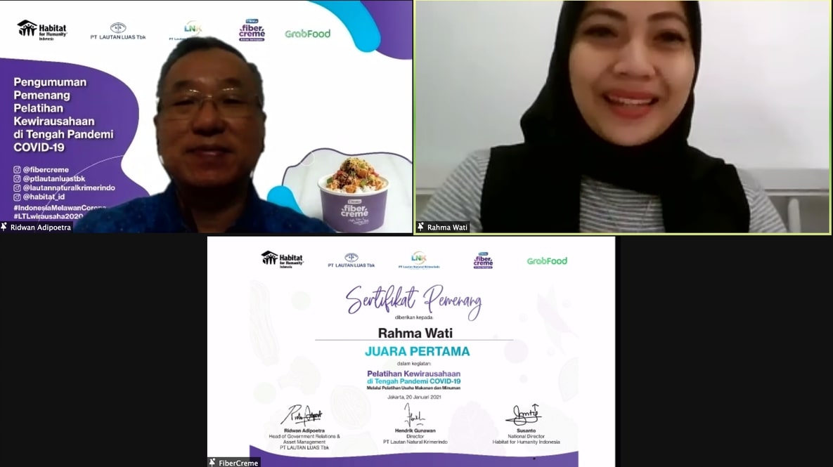Juara pertama pelatihan kewirausahaan, Rahma Wati (akun GrabFood: Nyow Dessert - Ciomas Rahayu).