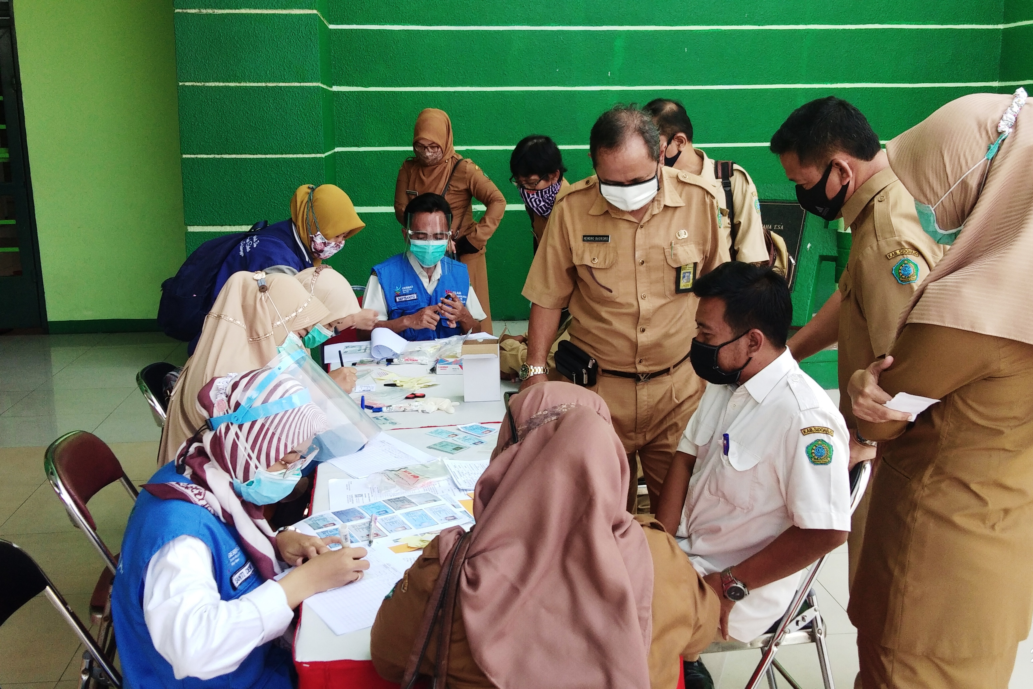 Ilustrasi ASN sedang tes covid.