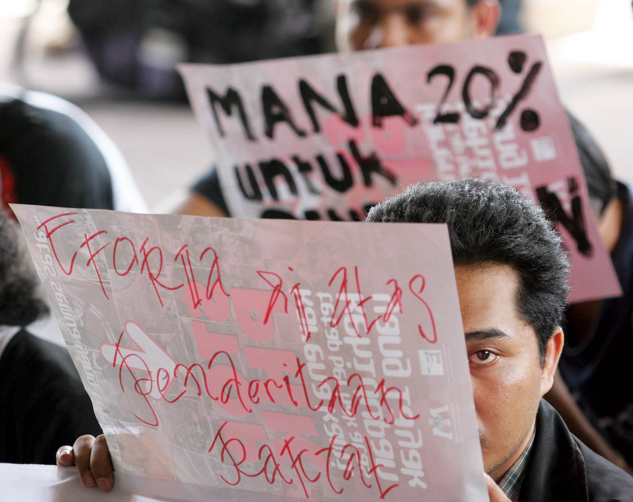 Demo kenaikan tunjangan komunikasi untuk anggota dewan di Bali  (ilustrasi)