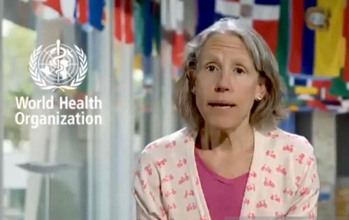  Direktur Komunikasi WHO, Gabriella Stern, memberi sambutan pada acara pelatihan reportase vaksin Covid-19 untuk jurnalis.