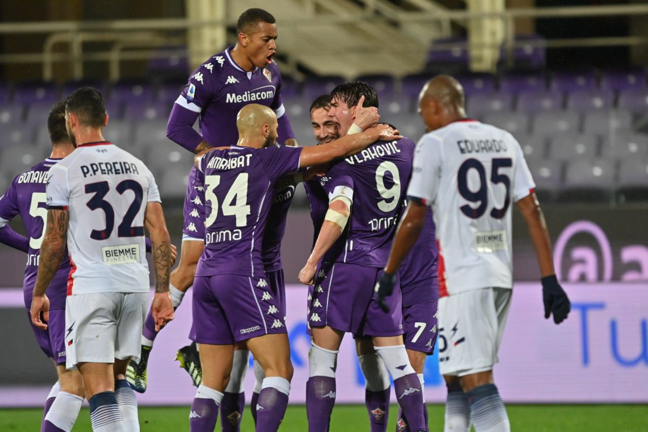 Para pemain Fiorentina melakukan selebrasi usai mencetak gol ke gawang Crotone di laga Serie A.