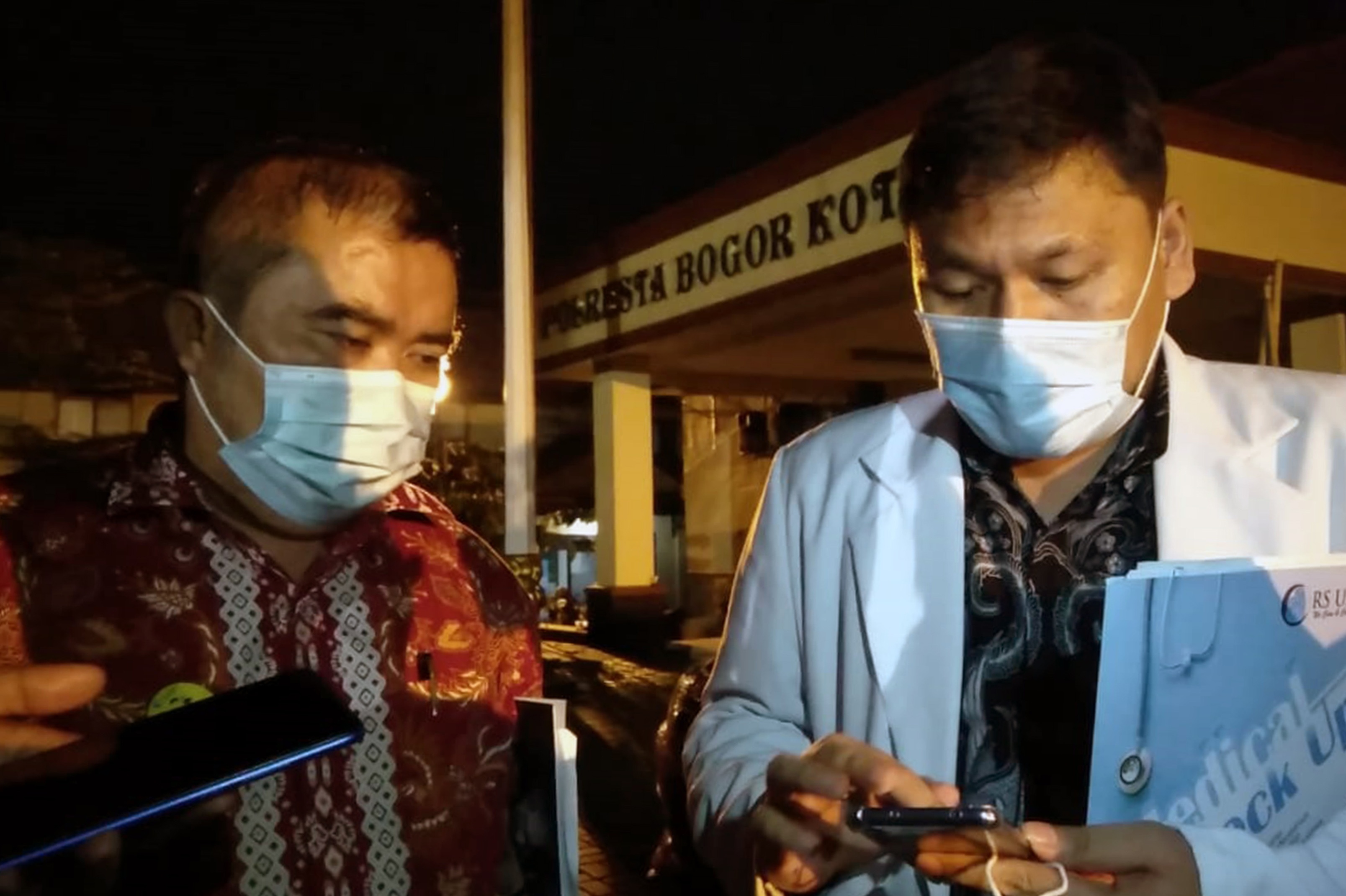 Direktur Utama RS UMMI Bogor Andi Tatat (kanan) bersama Direktur Umum Najamudin (kiri).