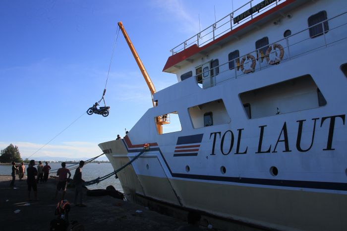 40 Ton Beras Diangkut dari Sulteng dengan Tol Laut ke Sulut