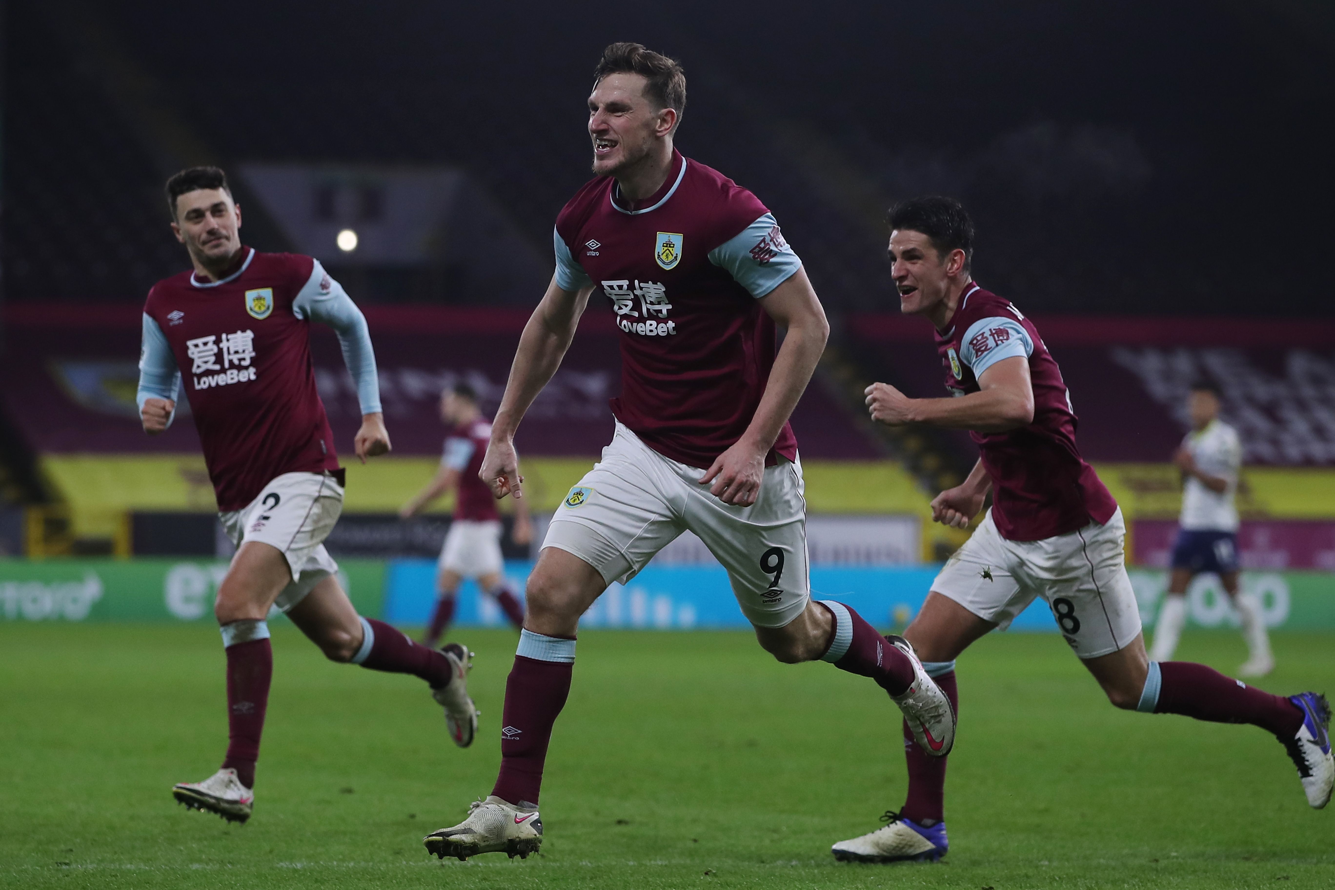 Kalahkan Aston Villa, Burnley Lanjutkan Tren Positif