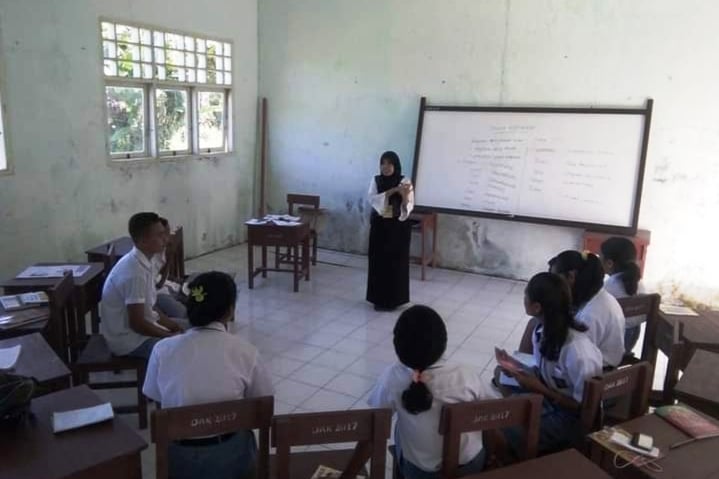 Ilustrasi pembelajaran tatap muka SMA.