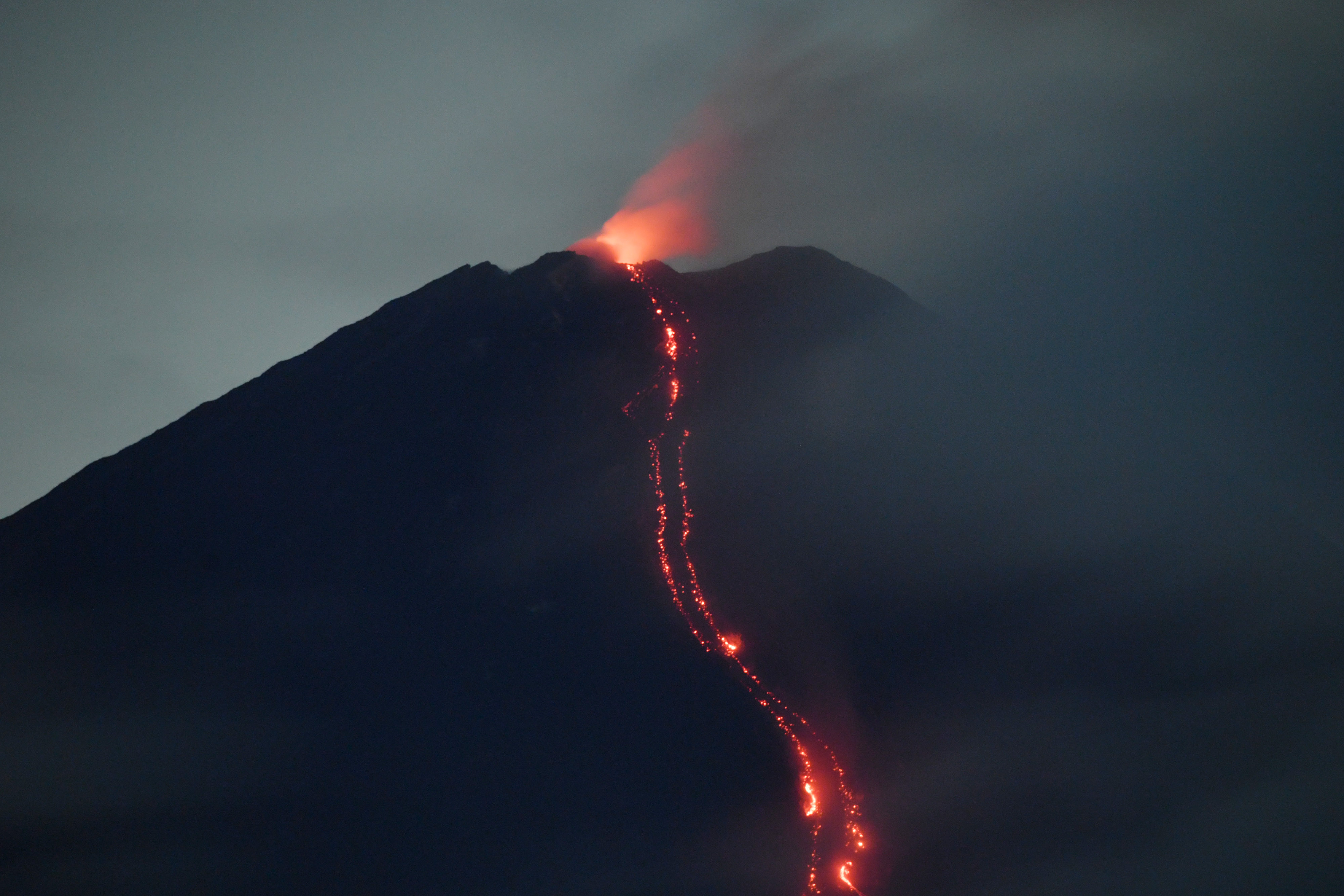 Warga Diimbau Waspadai Erupsi Gunung Semeru