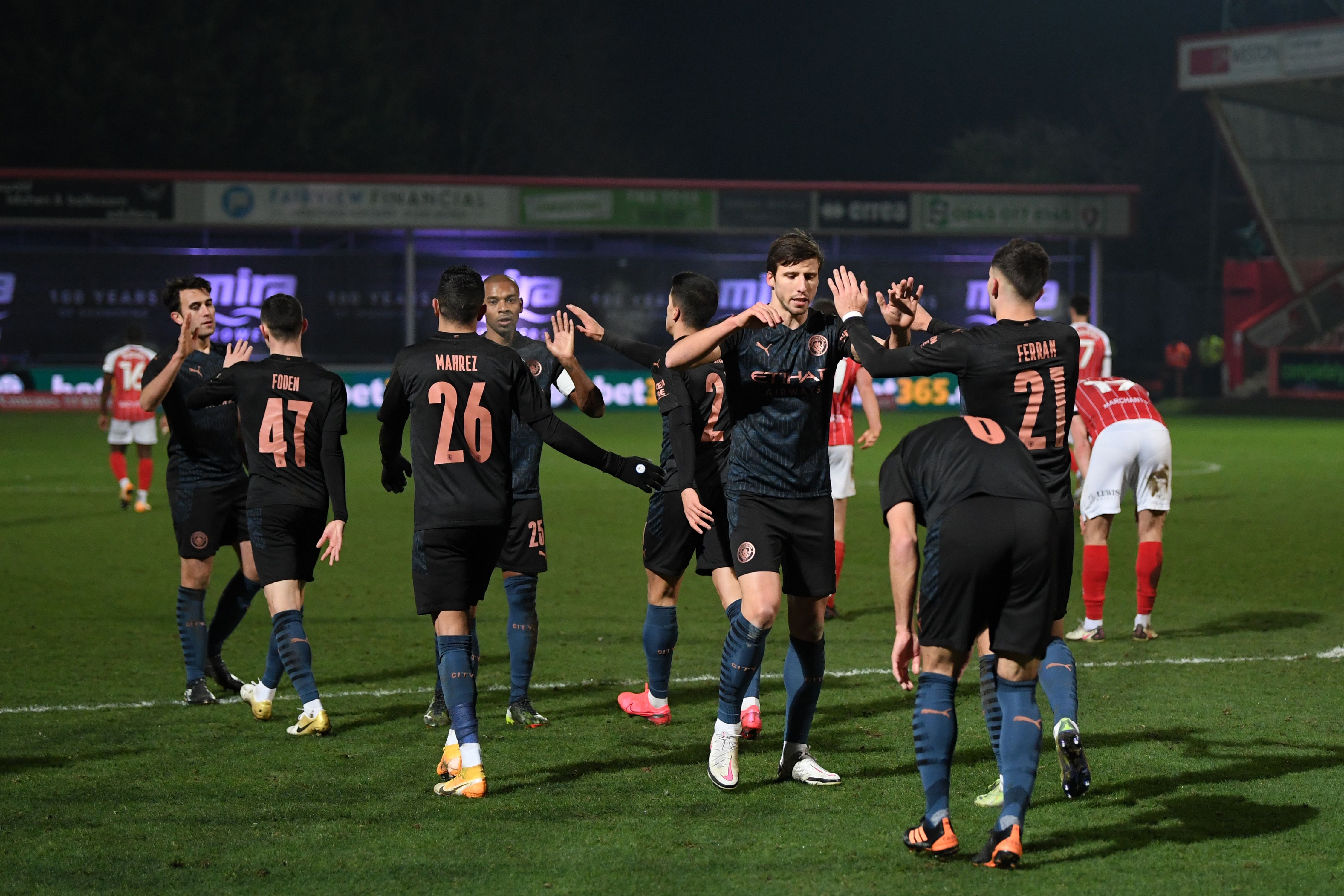 Tertinggal Lebih Dulu, City Tekuk Cheltenham Town