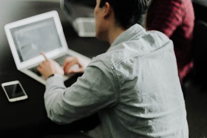 Ilustrasi pemasaran digital.