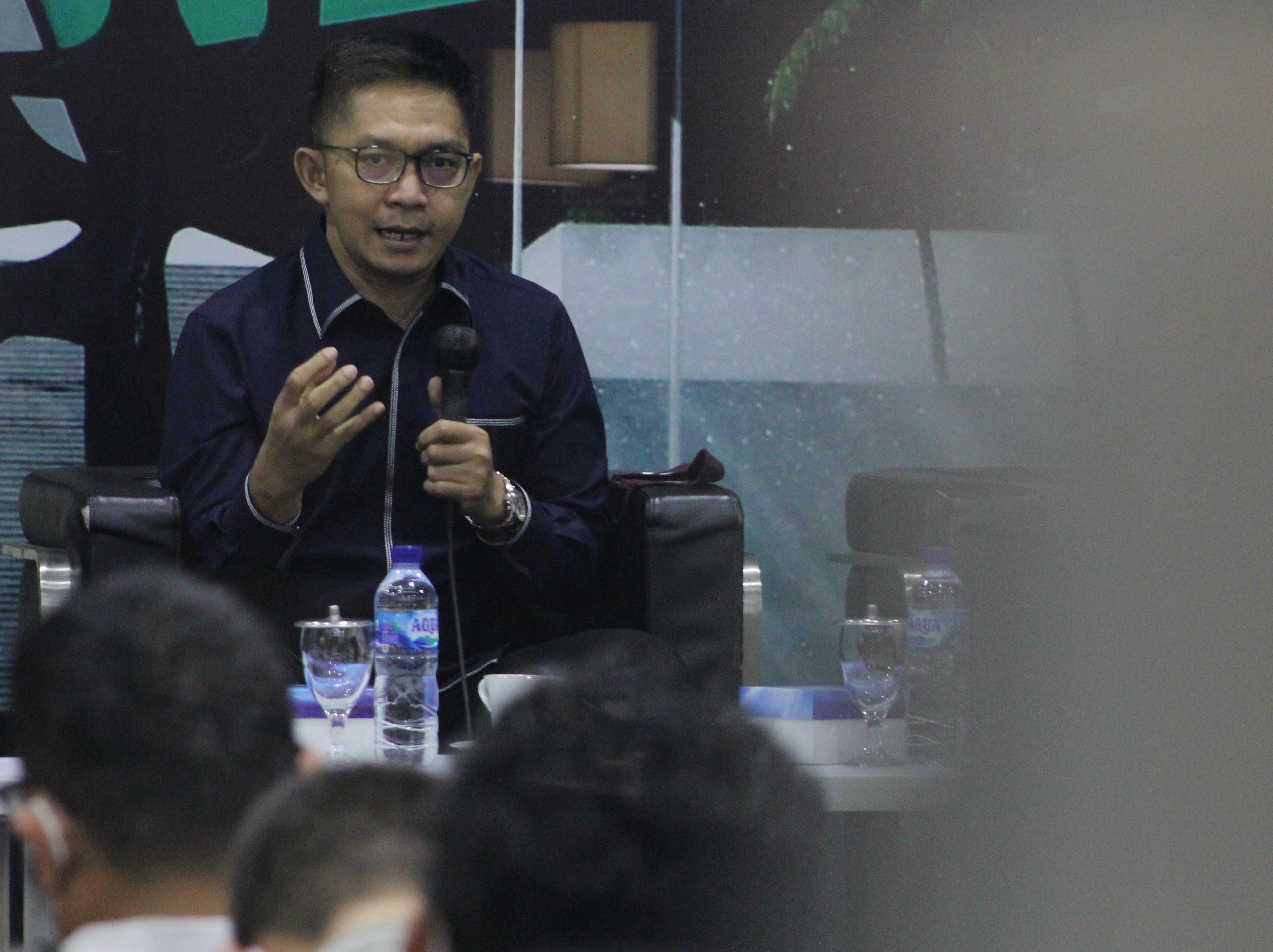 Anggota Kompolnas Yusuf Warsyim menjadi pembicara memberikan paparan dalam Dialektika Demokrasi bersama dengan Anggota Komisi III DPR.